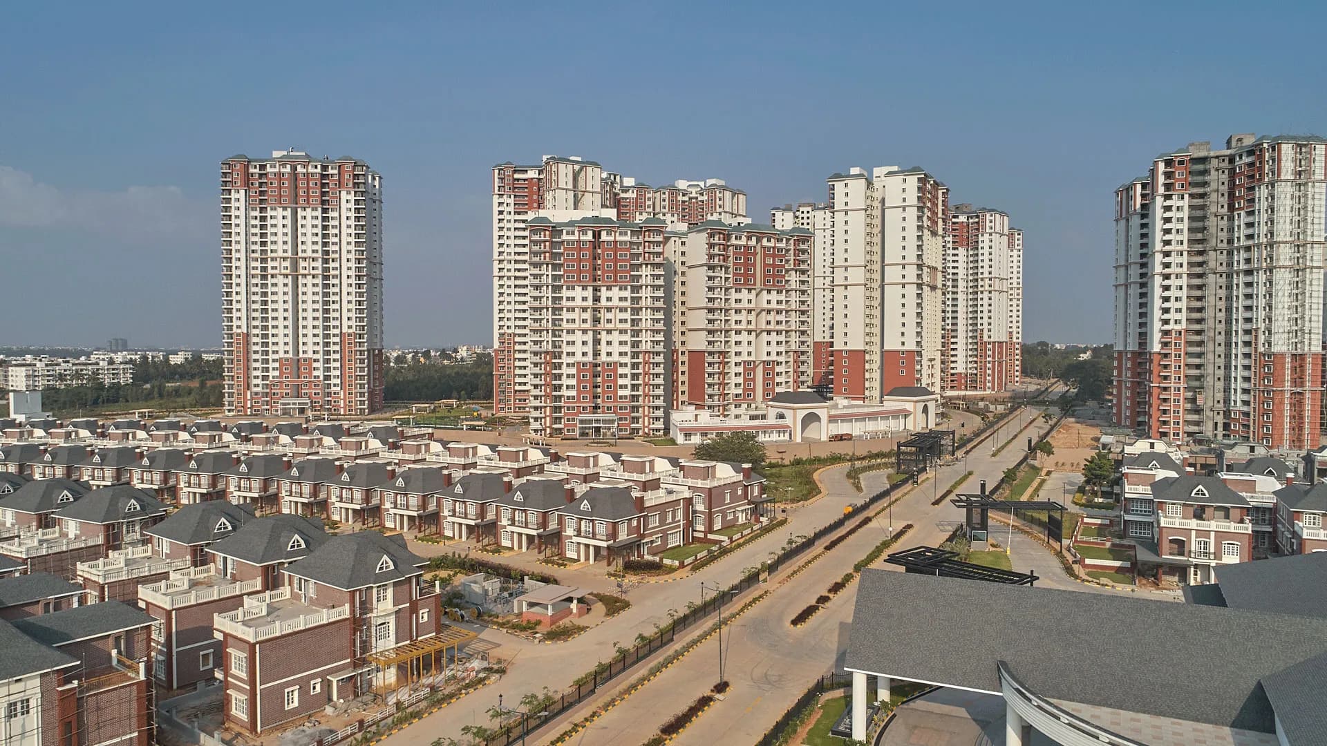 Prestige Lakeside Habitat (4BHK)